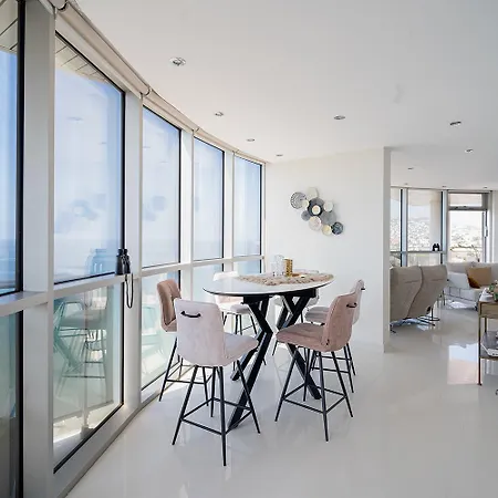 Penthouse Vista Bella By Theka Services 아파트 *